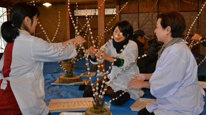 お正月の装飾「花餅」