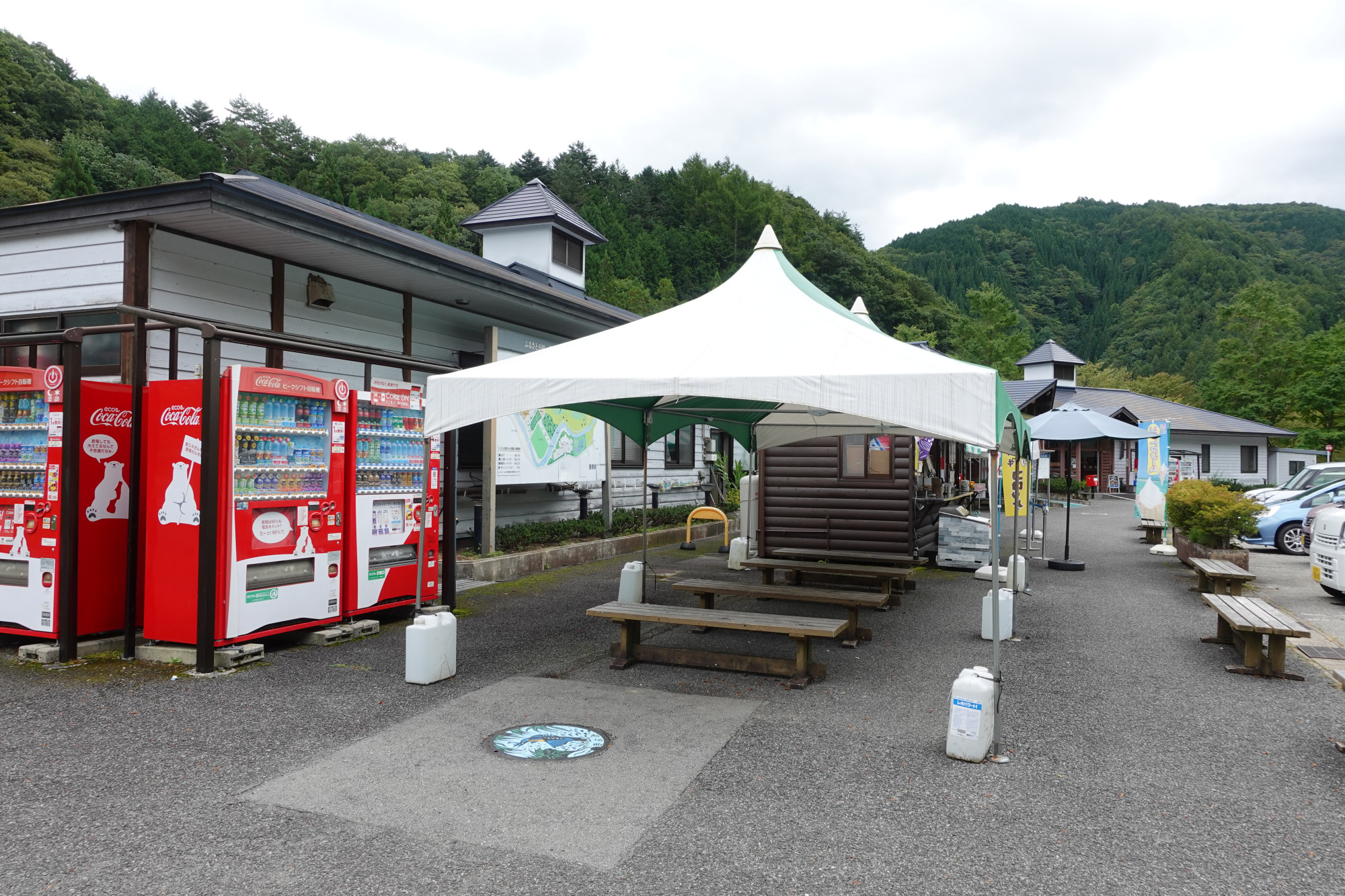 左側の建物は「道の駅 パスカル清見」です。