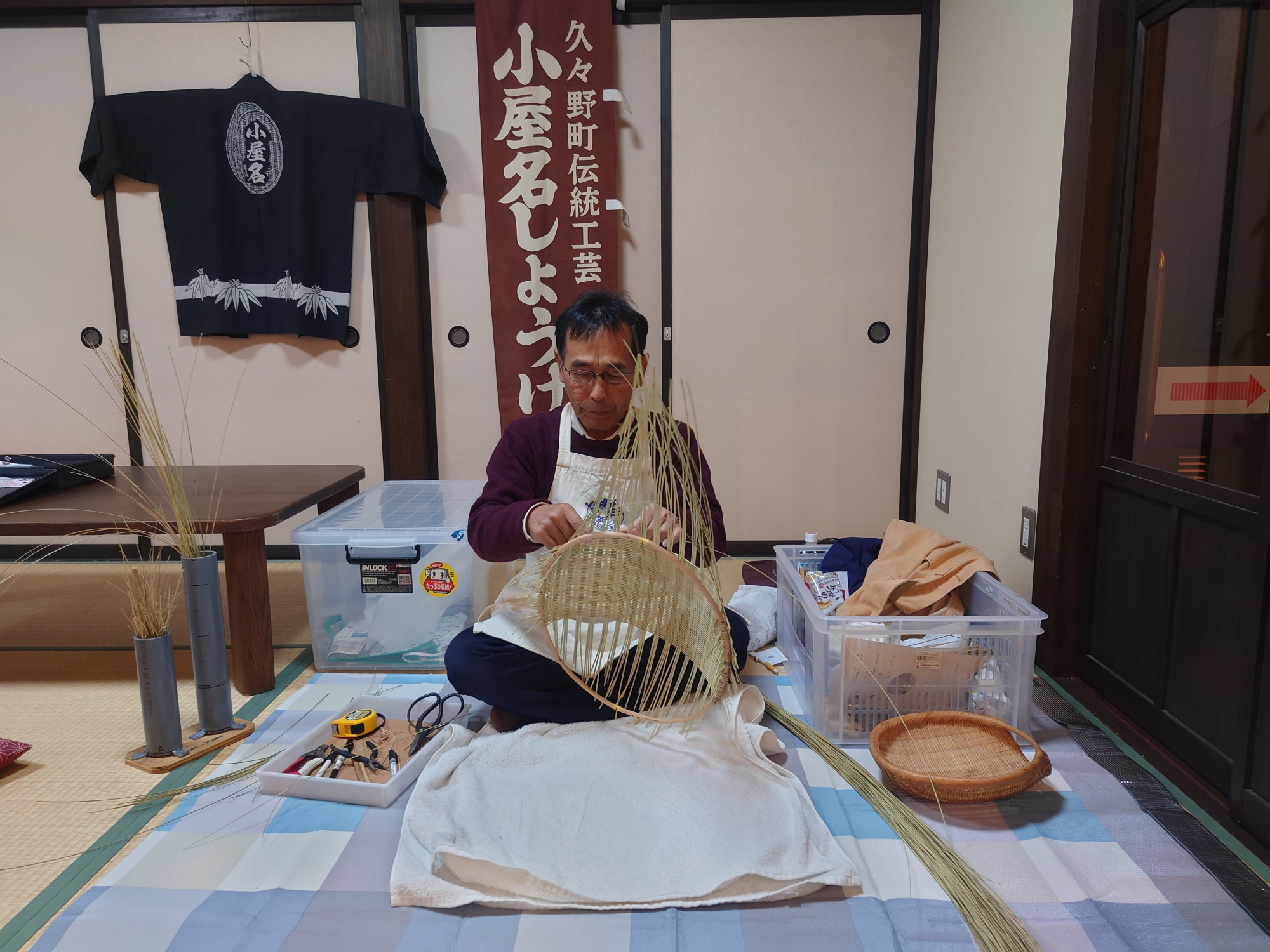 小屋名しょうけ保存会による実演の様子