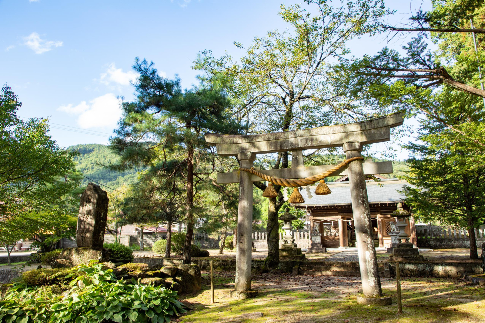 心落ち着く静謐なひととき荒城神社