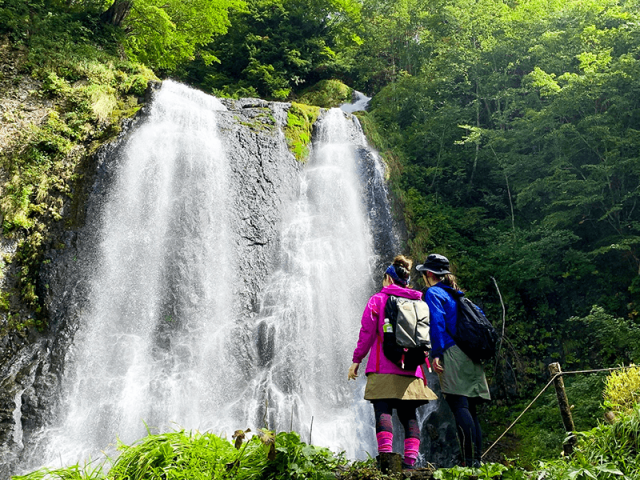 里山から滝を目指して深山へ「久手御越滝コース」