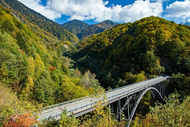 大自然を満喫！絶景を堪能できる奥飛騨温泉郷1日コース