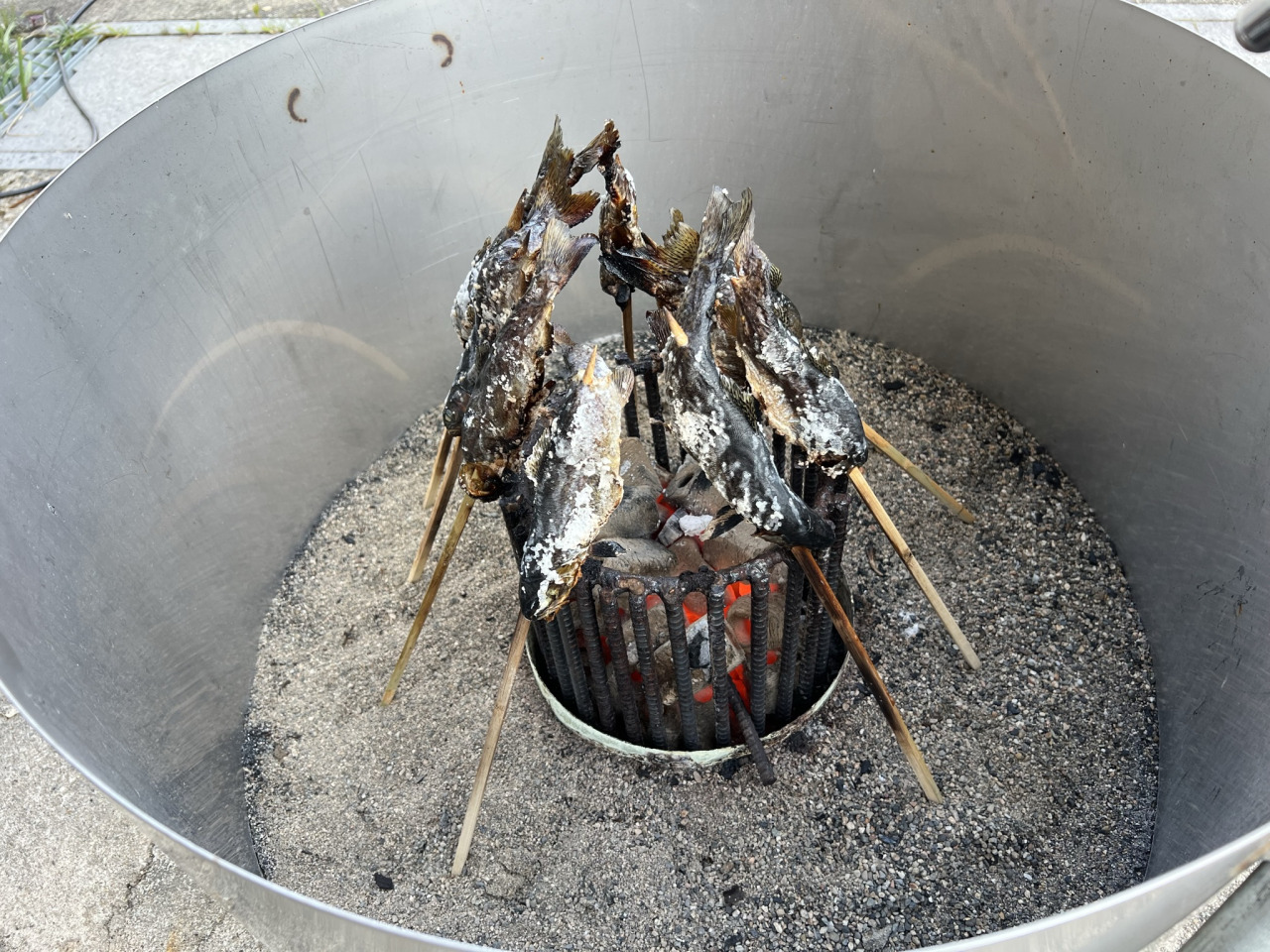 キャンプ場魚焼き器